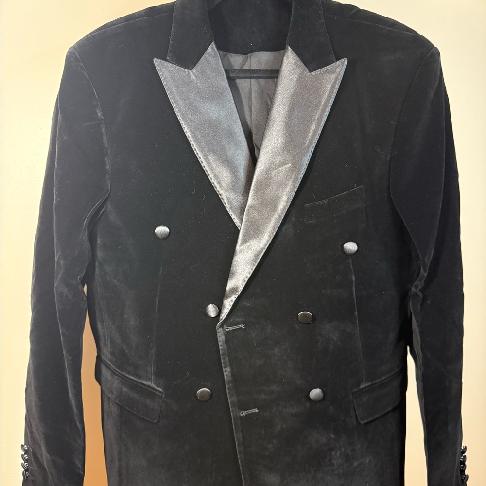 Men's Black Velvet Blazer with Silver Lapels - Picture 2 of 14